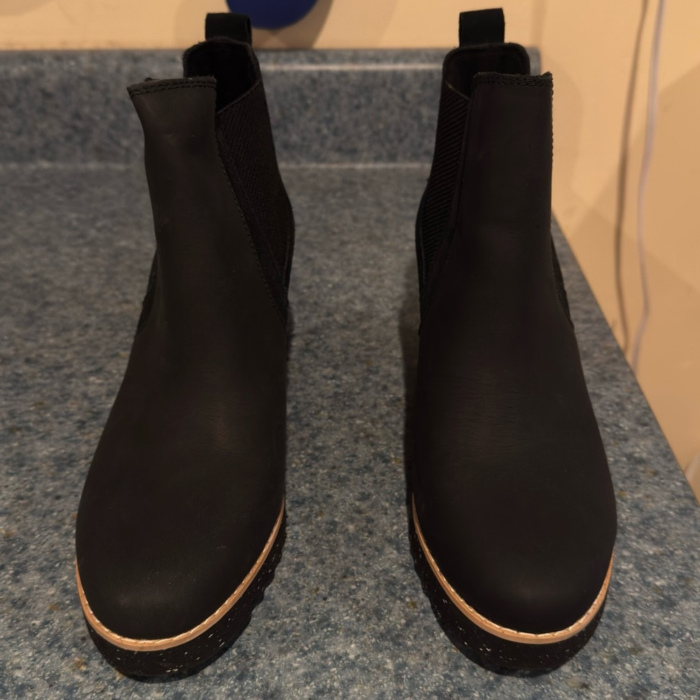 New TOMS Womens Maddie Black
Leather Wedge Boot Waterproof Sz 7.5 - Picture 6 of 10